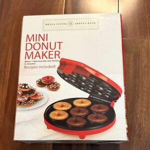 🍁END of YEAR SALE🍁NWOT Bella Cucina Red Mini Donut Maker